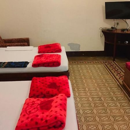 Bed And Breakfast At Colaba Bombay Exterior foto