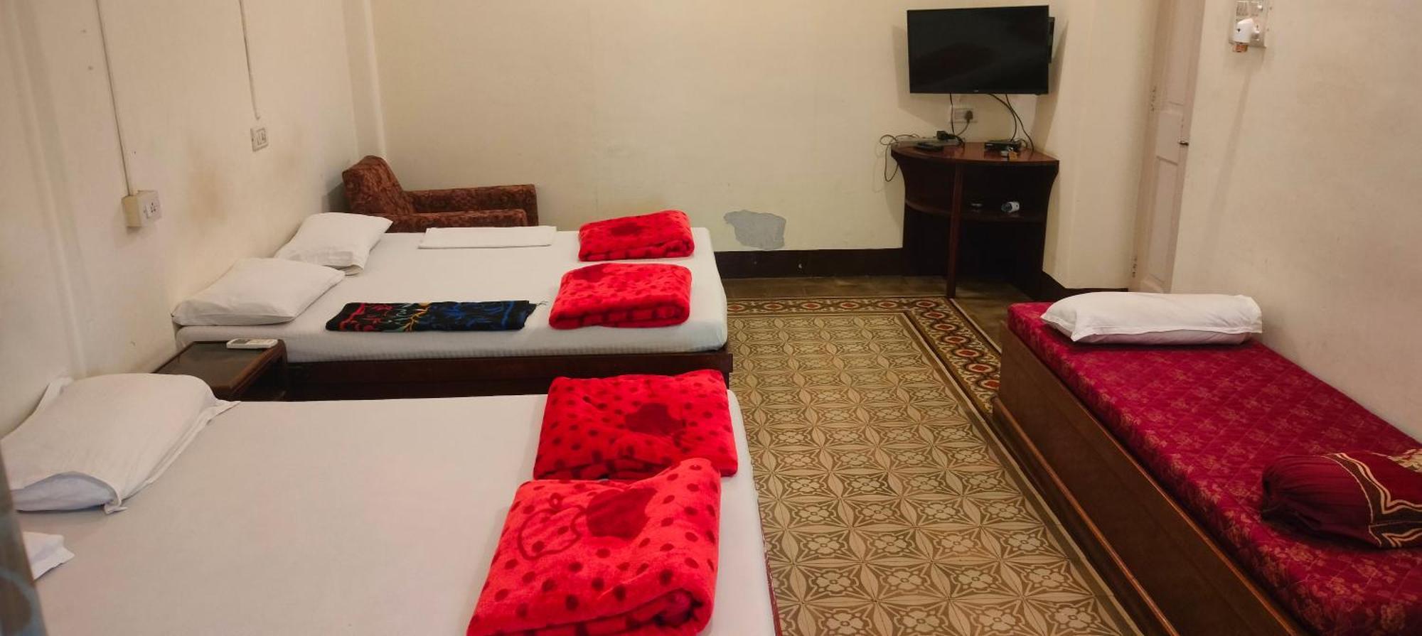 Bed And Breakfast At Colaba Bombay Exterior foto