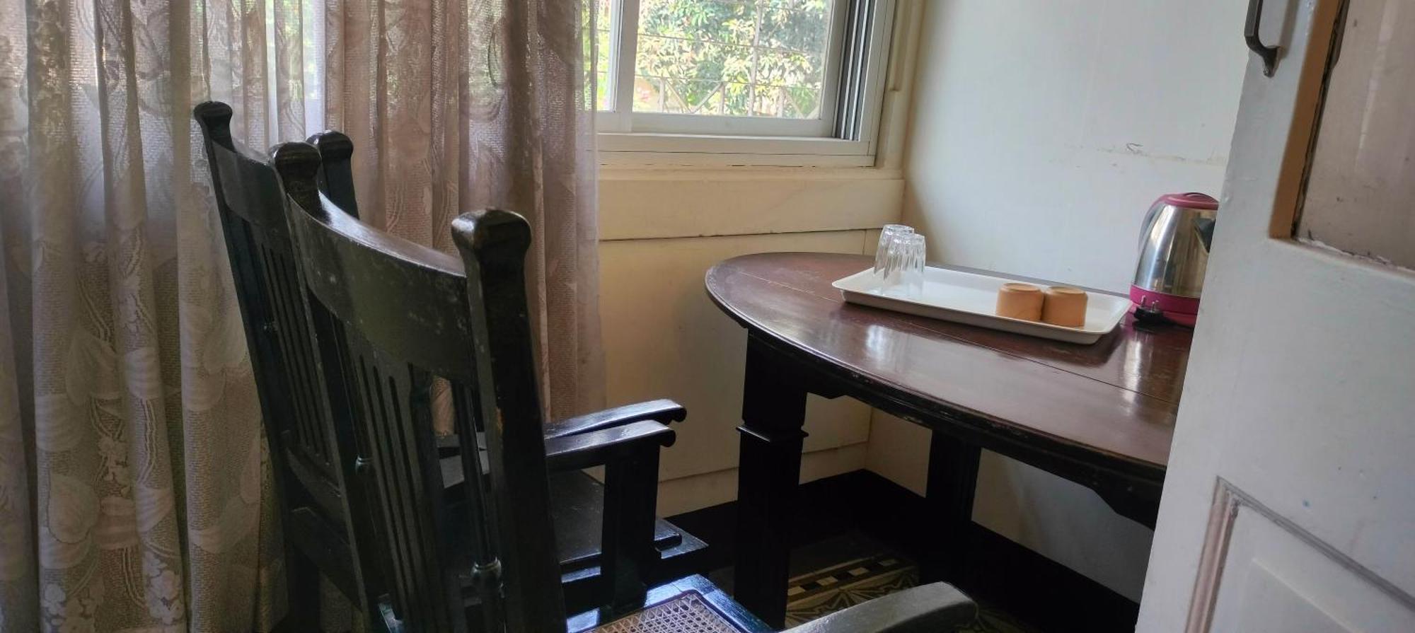 Bed And Breakfast At Colaba Bombay Exterior foto