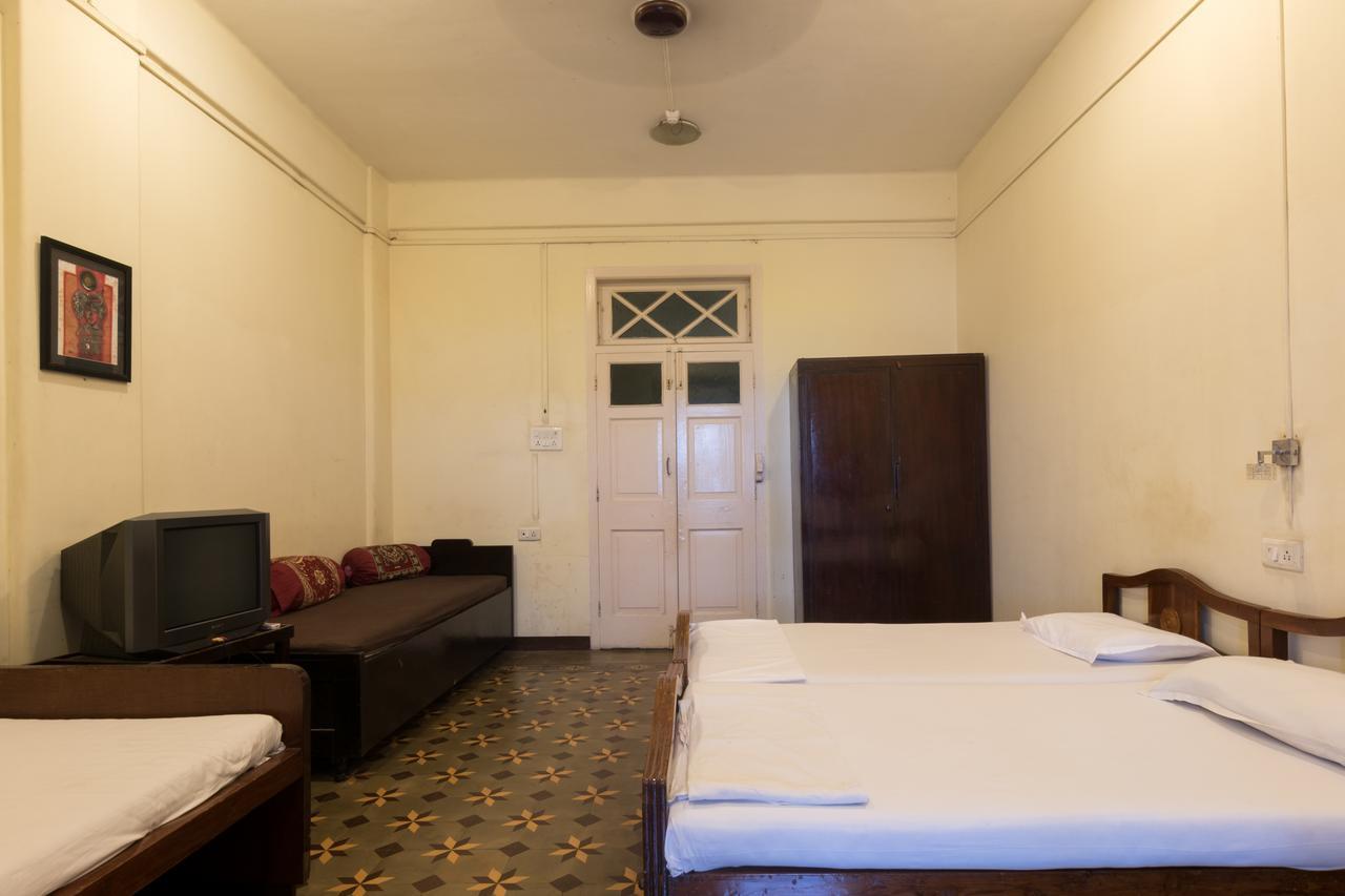 Bed And Breakfast At Colaba Bombay Exterior foto
