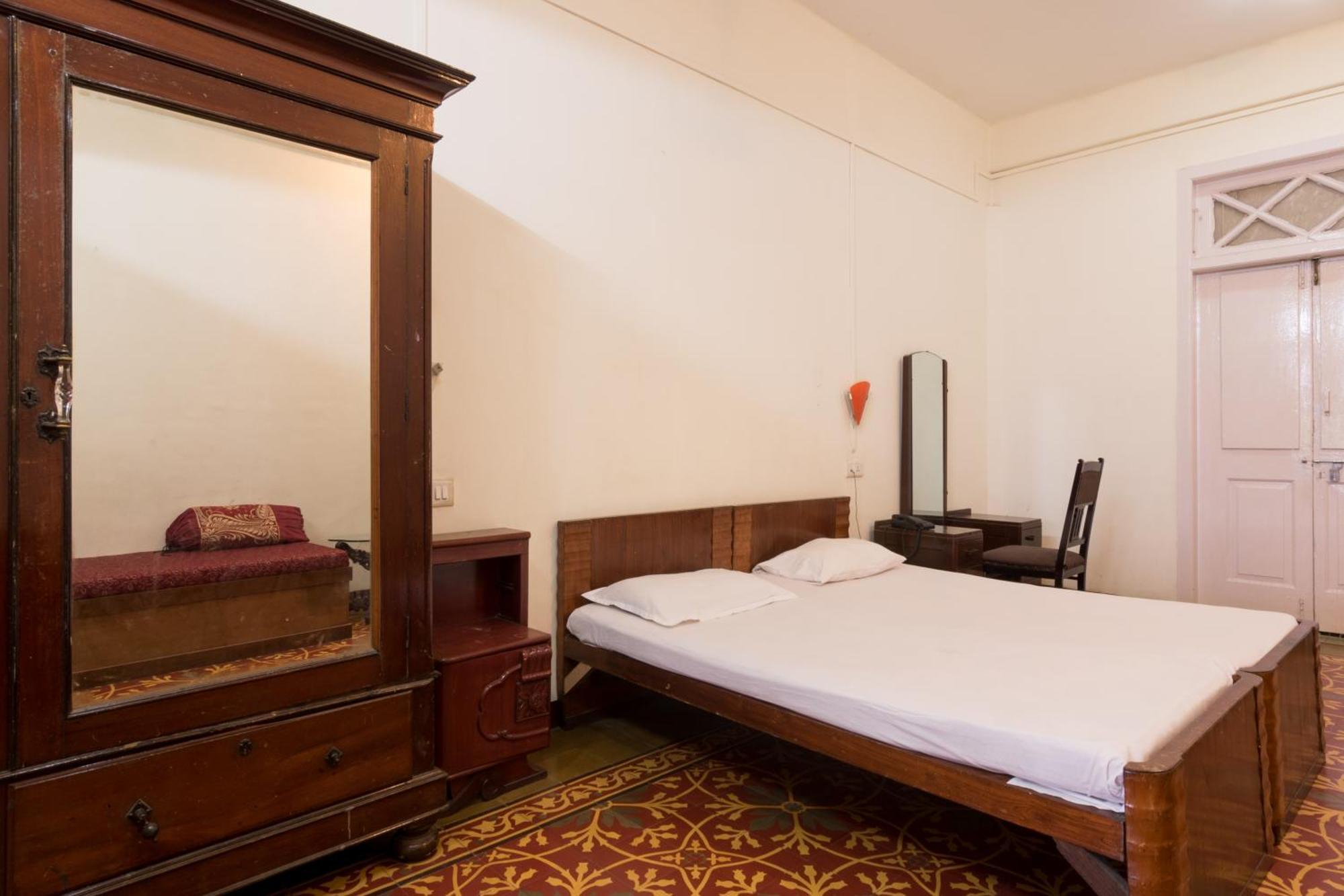Bed And Breakfast At Colaba Bombay Exterior foto