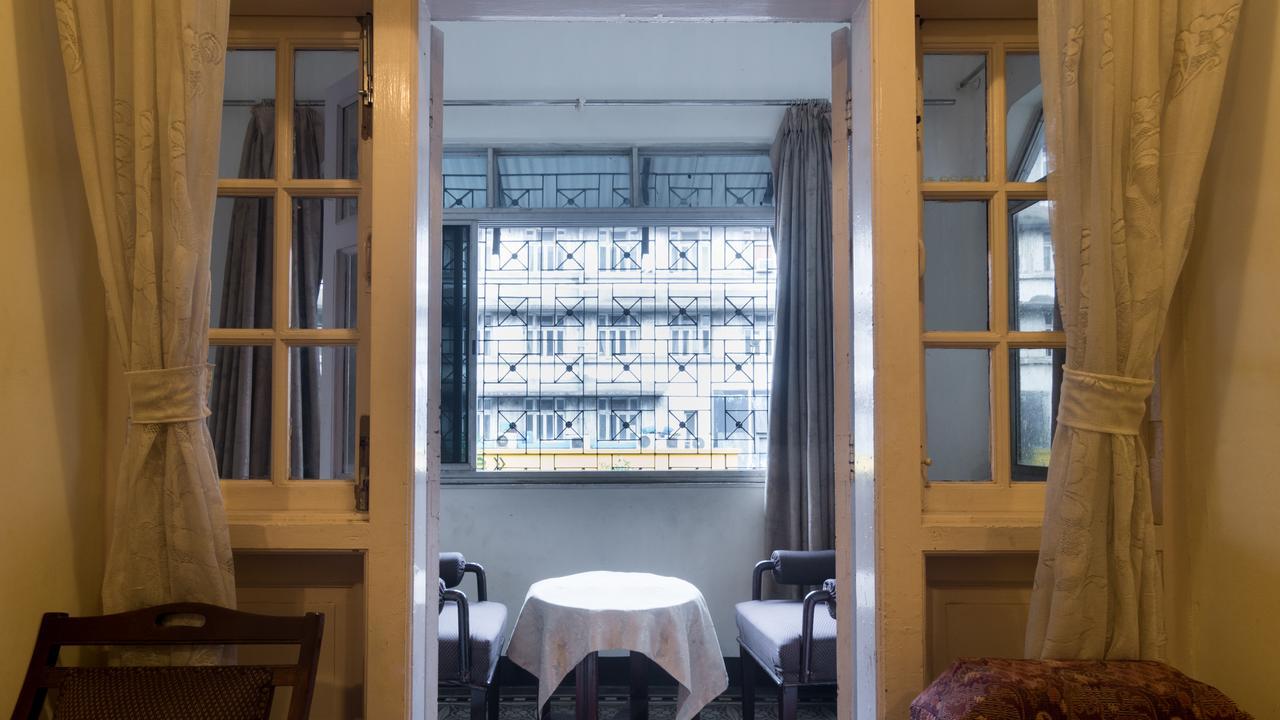 Bed And Breakfast At Colaba Bombay Exterior foto